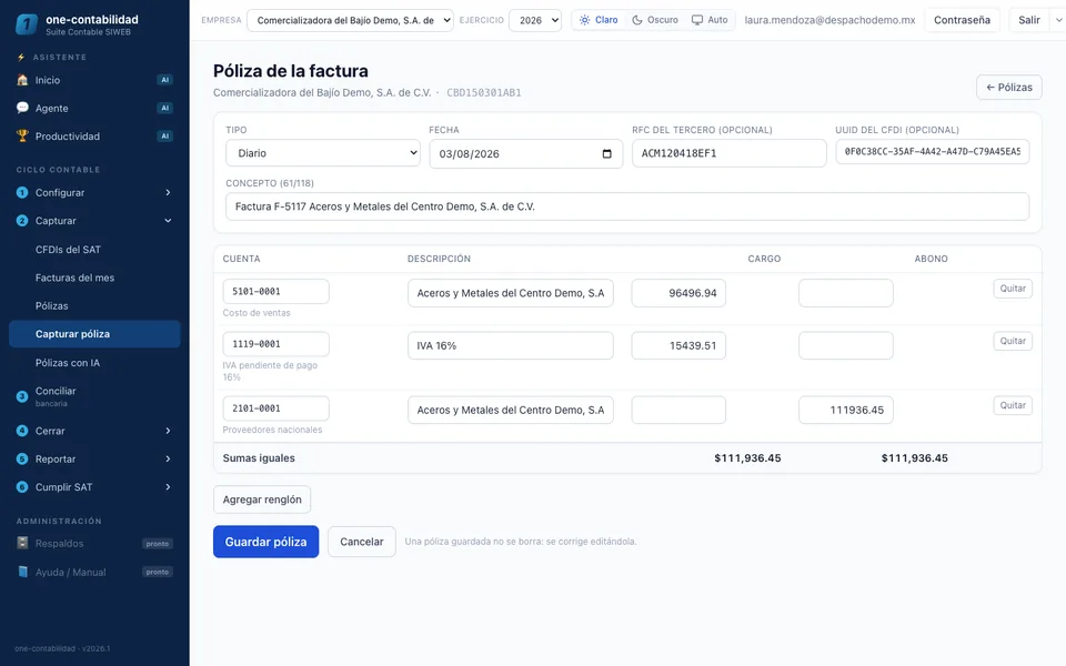 Póliza propuesta desde una factura del SAT, con sumas iguales, lista para guardar